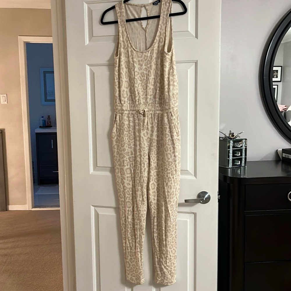 Splendid size small sleeveless jumpsuit.